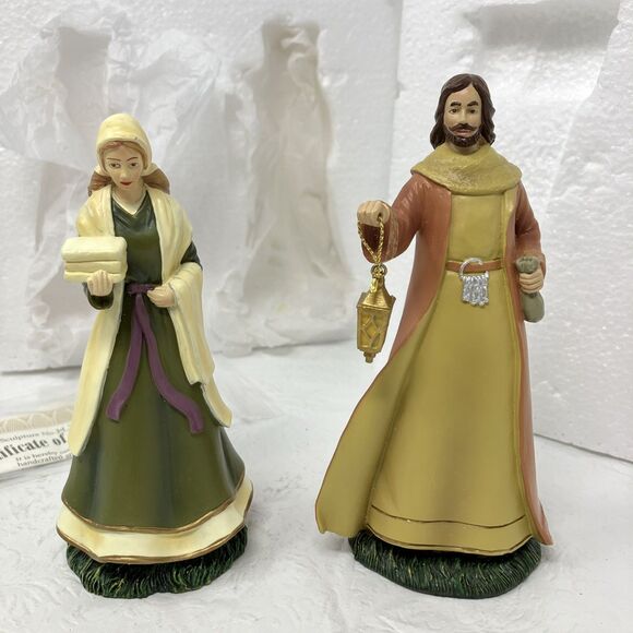 Hawthorne Village Nativity Garland Collection Welcoming Host & Dedicated Hostess - Picture 1 of 16
